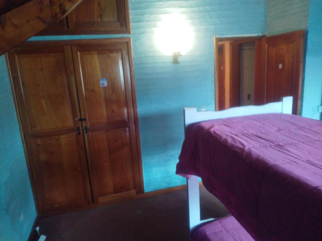 Universal Traveller's Hostel San Carlos de Bariloche Eksteriør billede