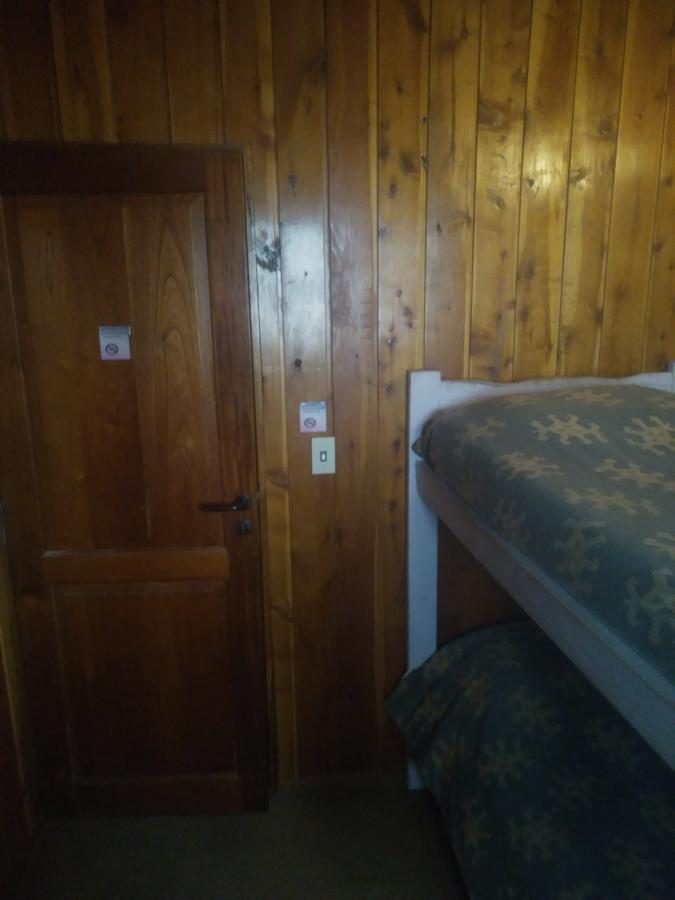 Universal Traveller's Hostel San Carlos de Bariloche Eksteriør billede